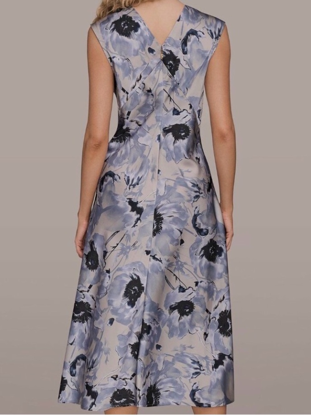 Donna Karan CAP SLEEVE V-NECK PRINTED
MIDI DRESS - Picture 5 of 12